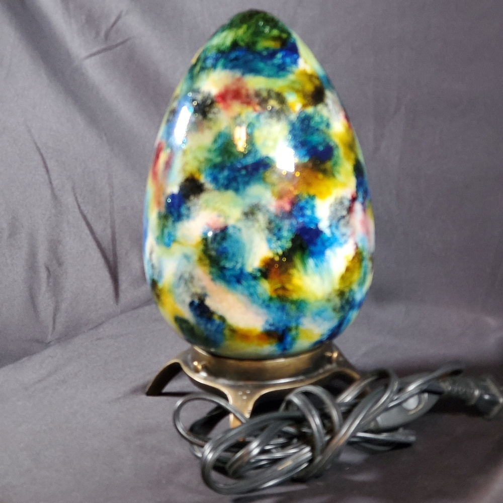 Beautiful Accent Lamp - Picture 3 of 8